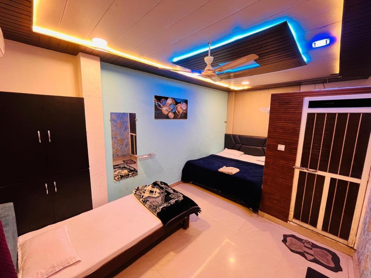 Pallav Guest House Ujaim Exterior foto
