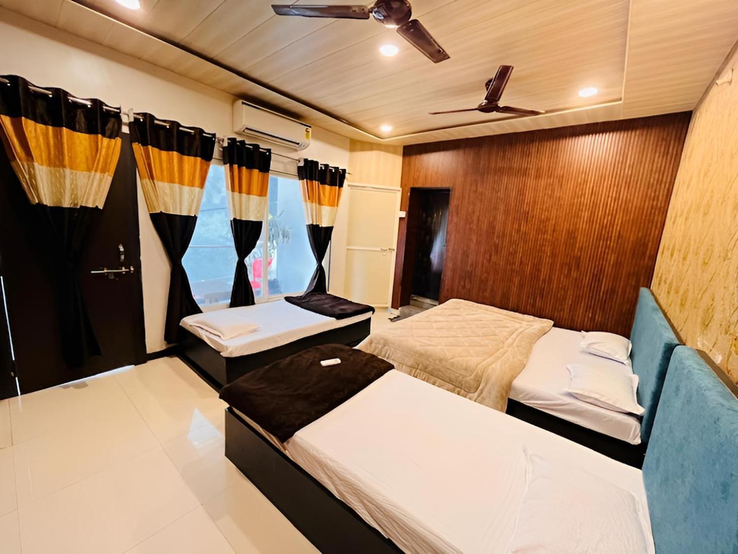 Pallav Guest House Ujaim Exterior foto